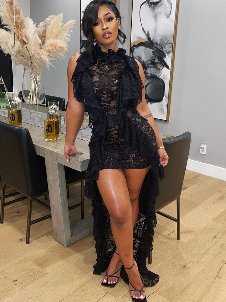 Ärmelloses, asymmetrisches Minikleid mit Spitze und Rüschen