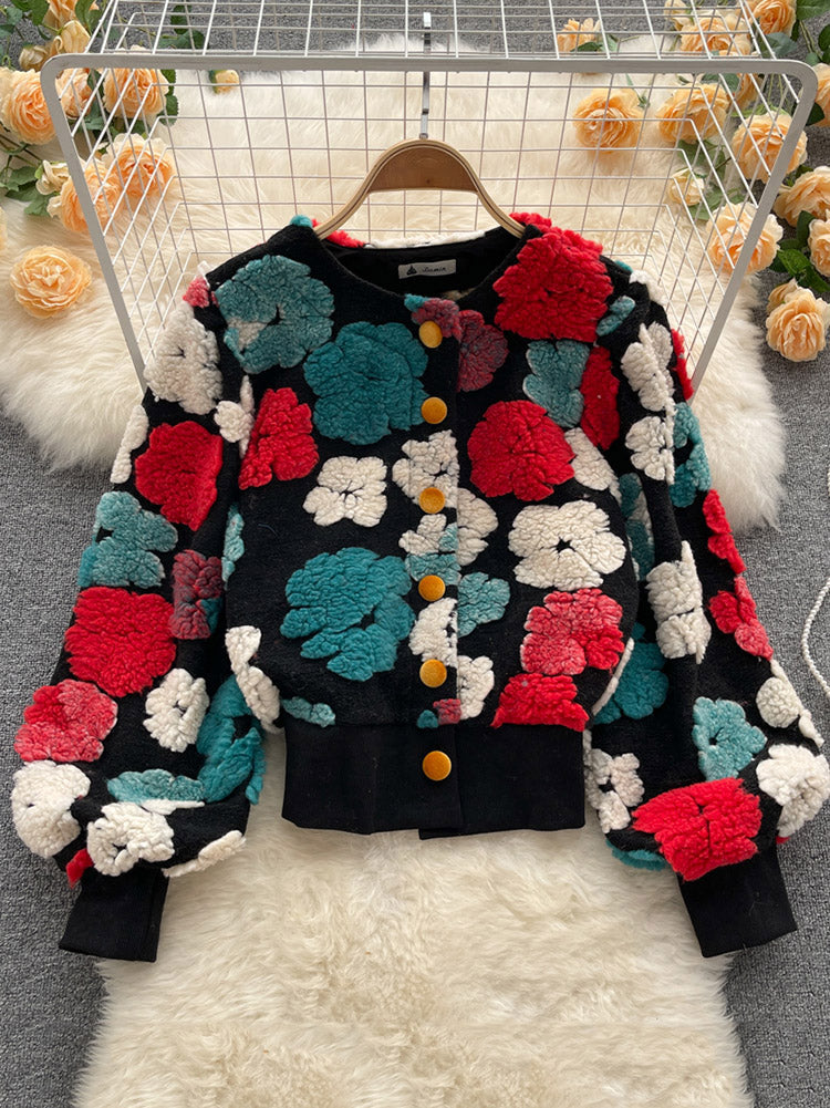 Mantel aus Plüsch mit Blumenknöpfen
