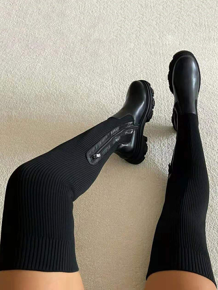 Gestrickte Overknee-Stiefel