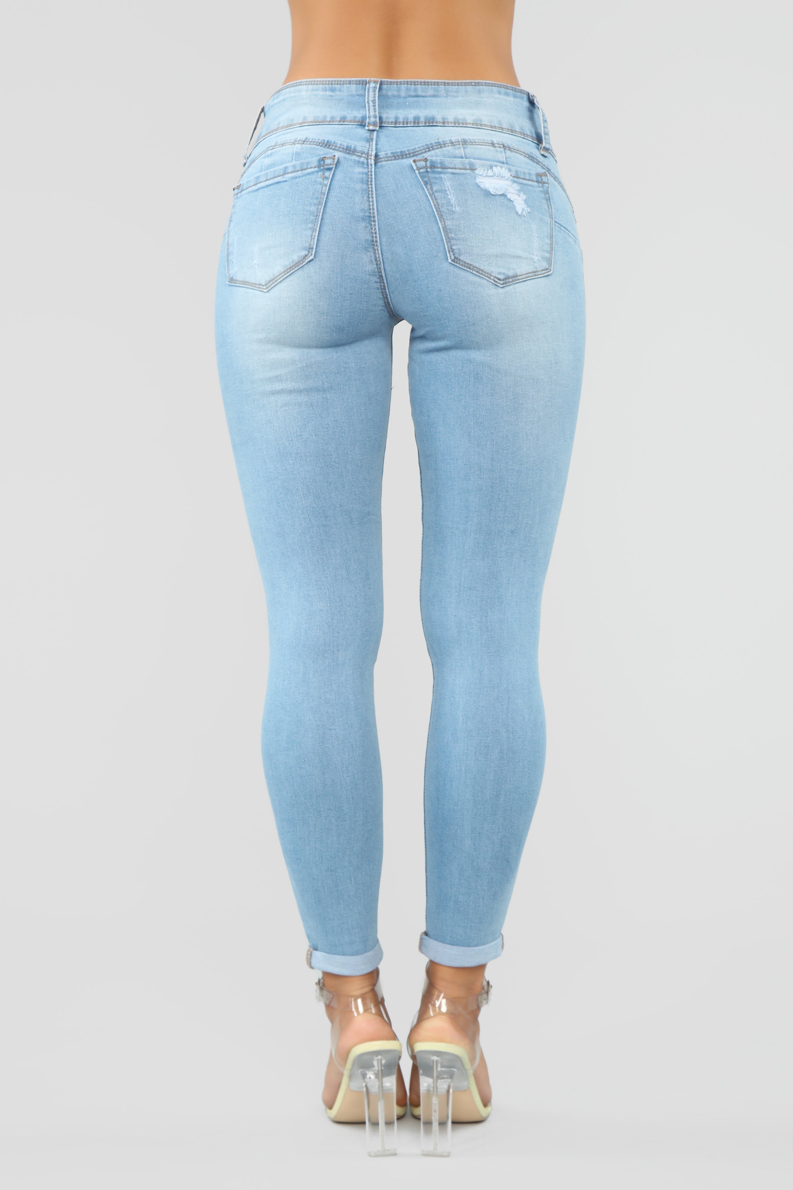Turnin‘ Heads Low Rise Jeans – Hellblaue Waschung