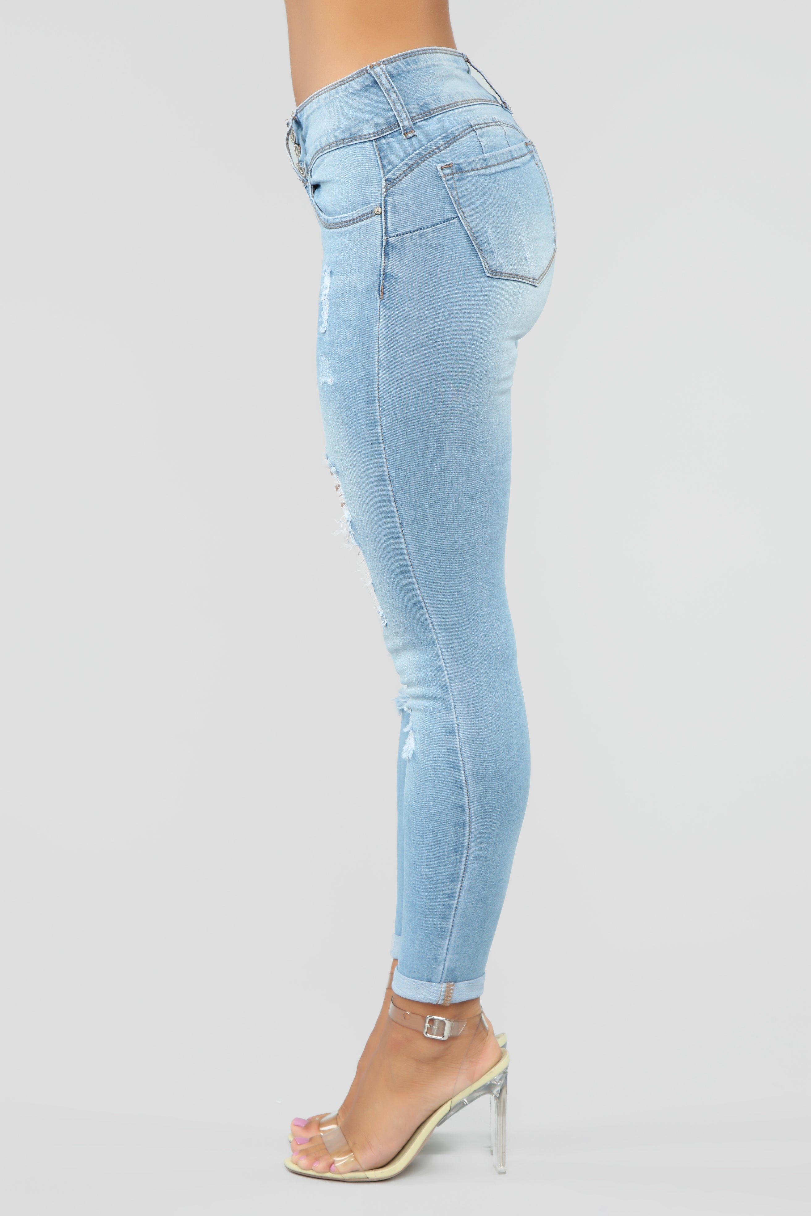 Turnin‘ Heads Low Rise Jeans – Hellblaue Waschung