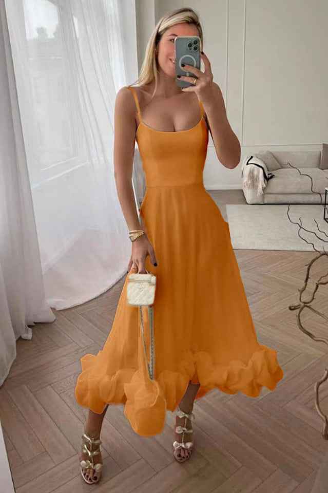 Vestido midi con bustier y volantes