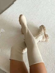 Gestrickte Overknee-Stiefel