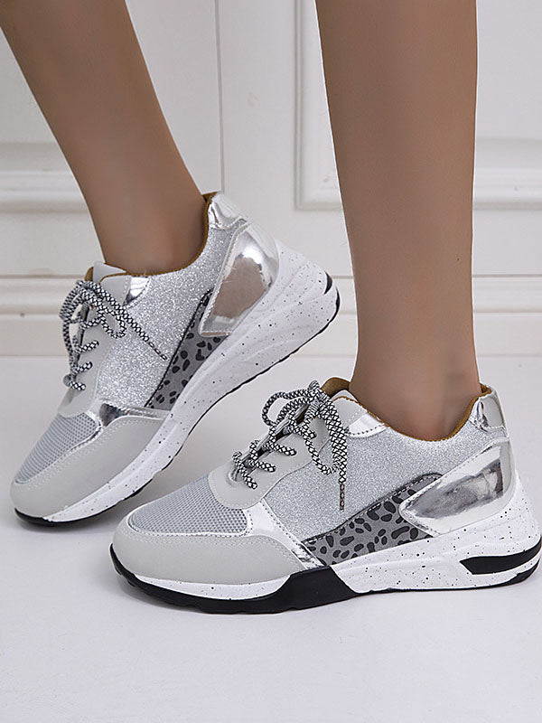 Lässige Sneakers mit Glitzer-Leopardenmuster