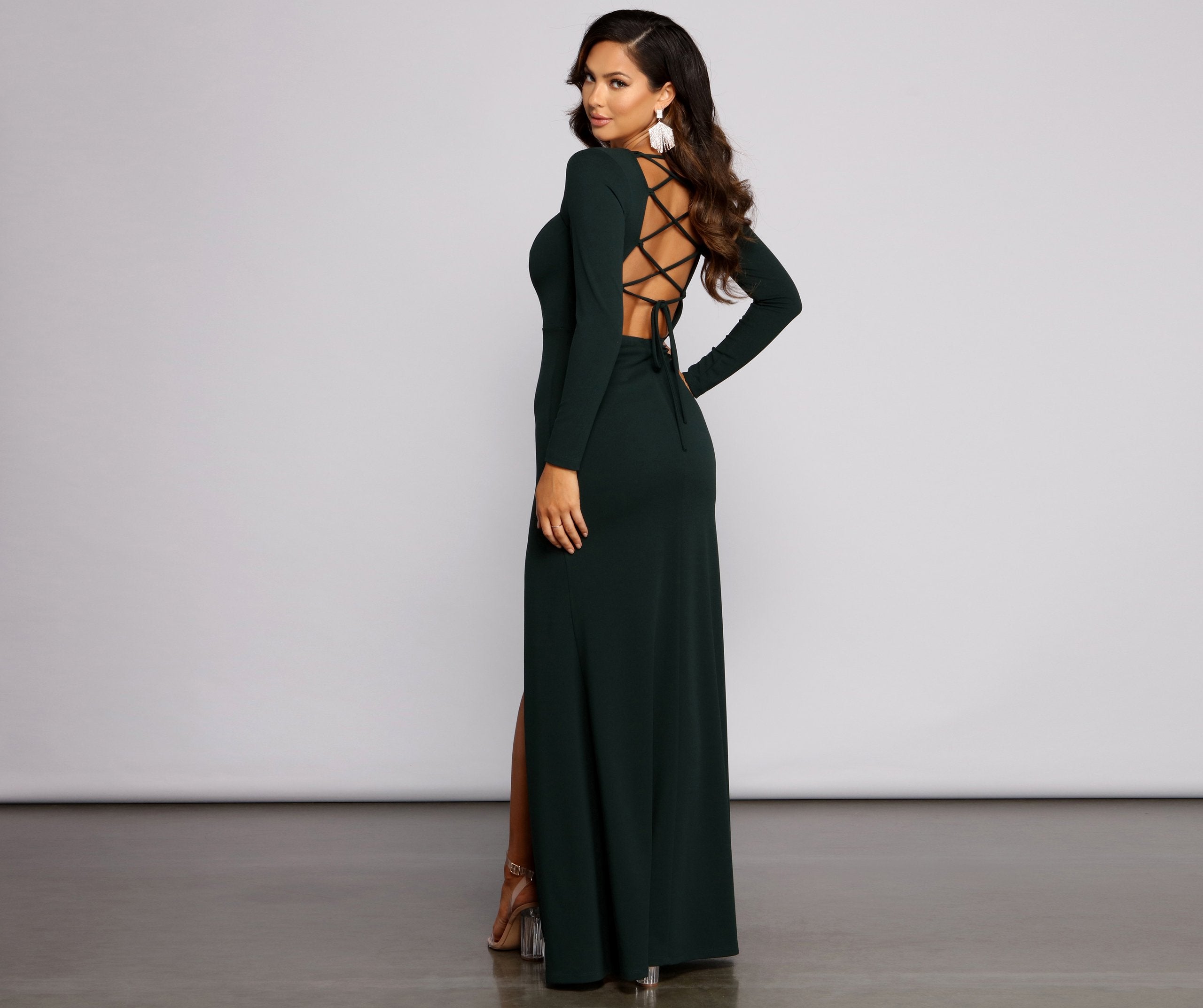 Kayla – Langärmliges Abendkleid mit Schnürung am Rücken