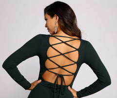 Kayla – Langärmliges Abendkleid mit Schnürung am Rücken