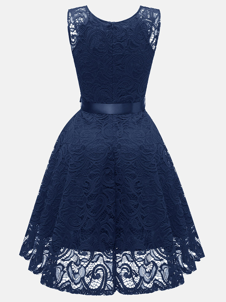 Elegantes ärmelloses Partykleid aus Spitze