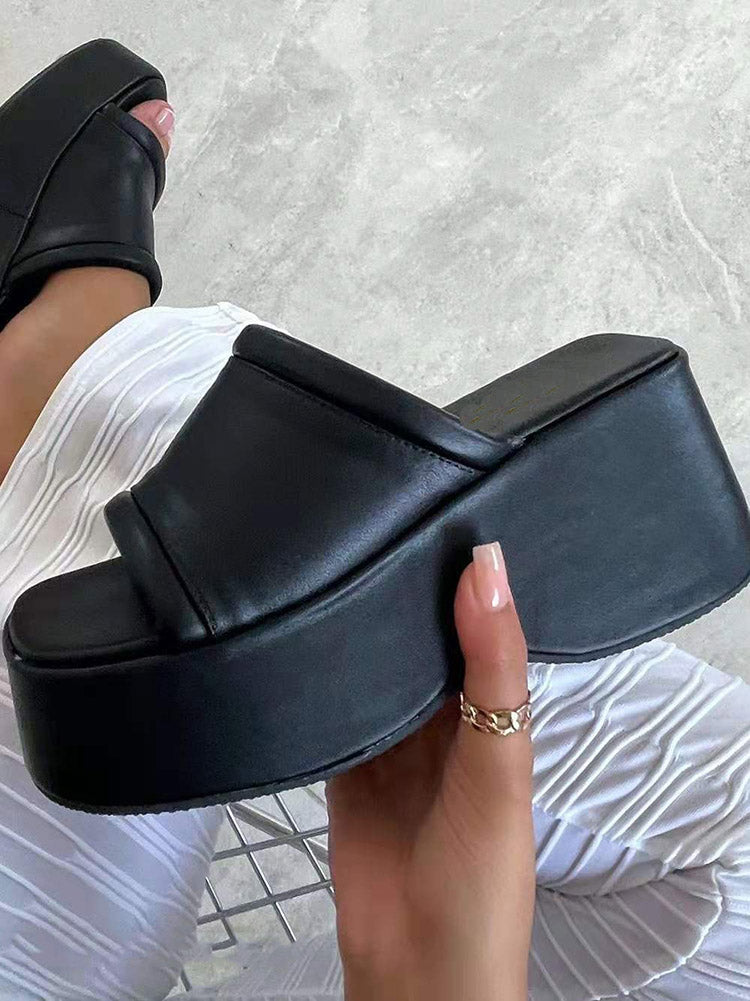 Sandalen mit Plateauabsatz und Keilabsatz