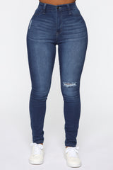 Swing My Way – Skinny Jeans mit hohem Bund – Mittelblaue Waschung