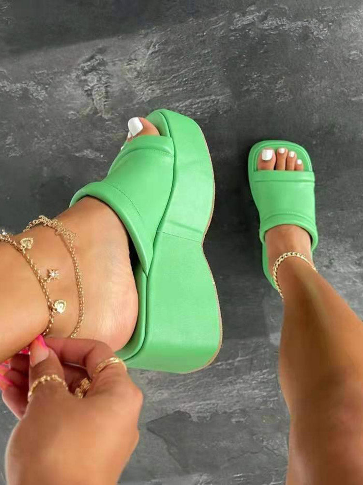 Sandalen mit Plateauabsatz und Keilabsatz