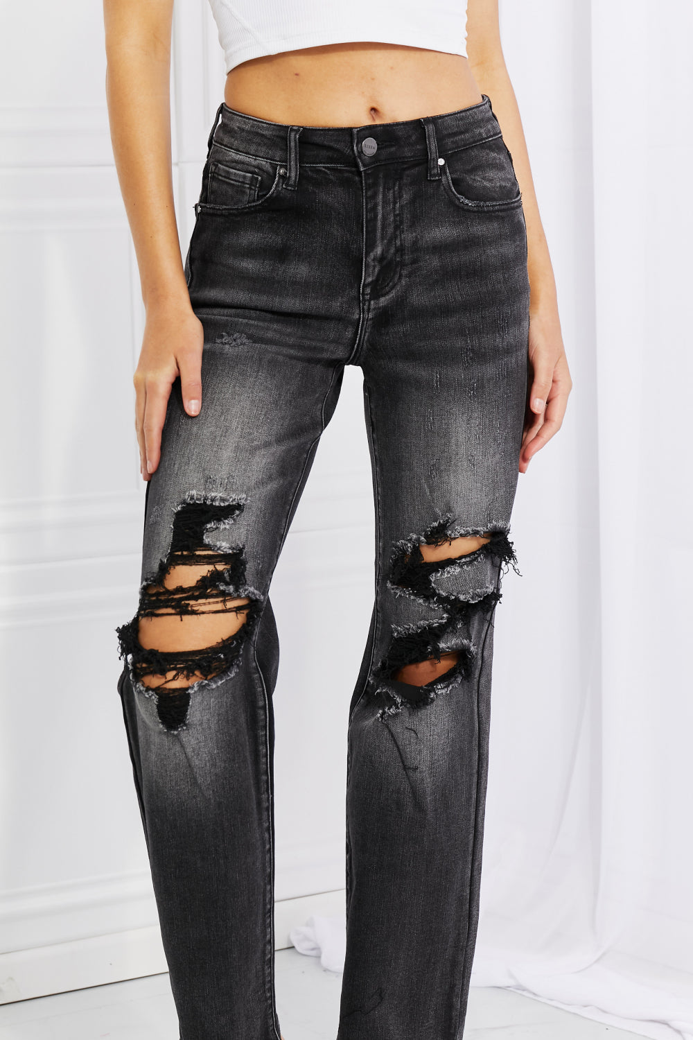 RISEN – Lois – Distressed-Jeans in lockerer Passform in voller Größe