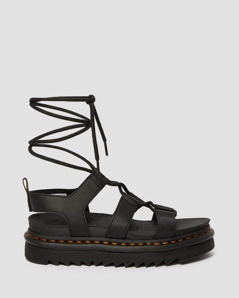Flache Sandalen aus gekreuztem Leder