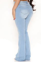 Slimming Flare Jeans - Hellblaue Waschung