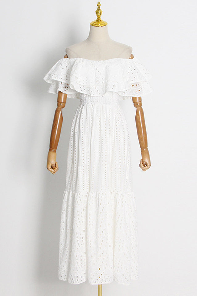 Tulum – Schulterfreies Kleid mit Lochstickerei