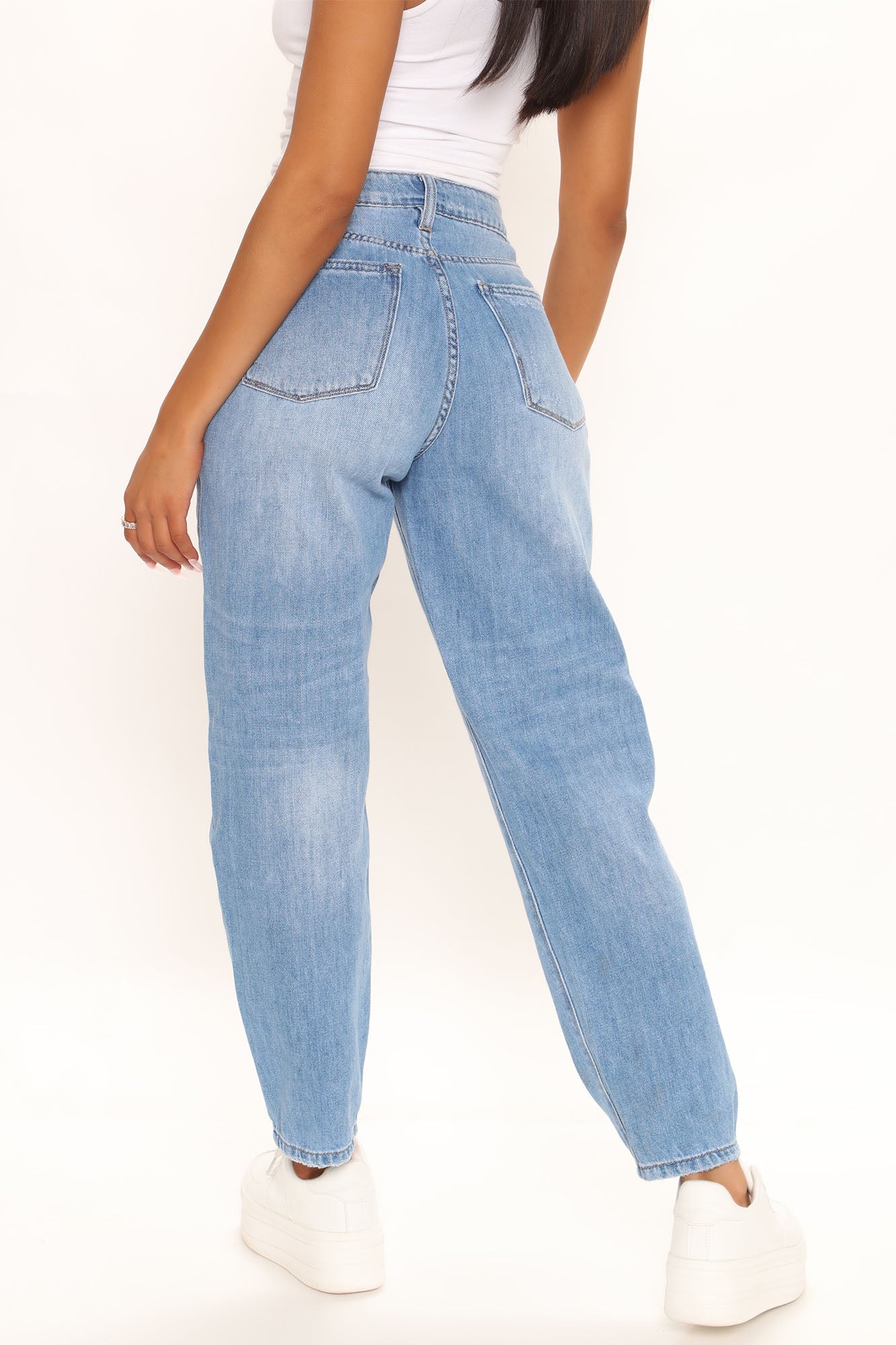 Vibe Check Mom Jeans ohne Stretch – Hellblaue Waschung