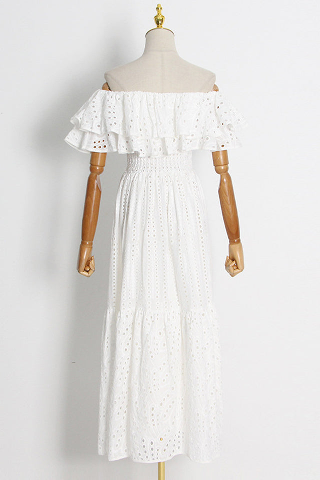 Tulum – Schulterfreies Kleid mit Lochstickerei