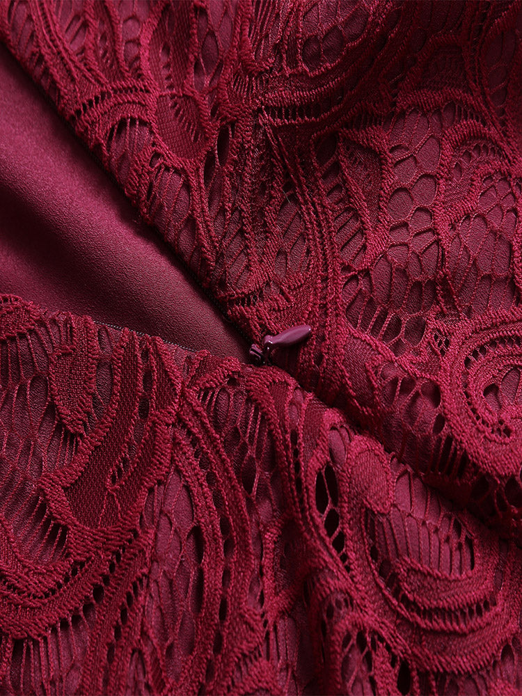 Elegantes ärmelloses Partykleid aus Spitze