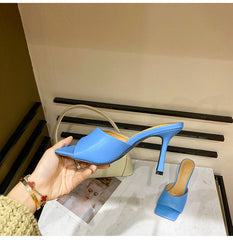 Mules básicos de punta cuadrada de moda
