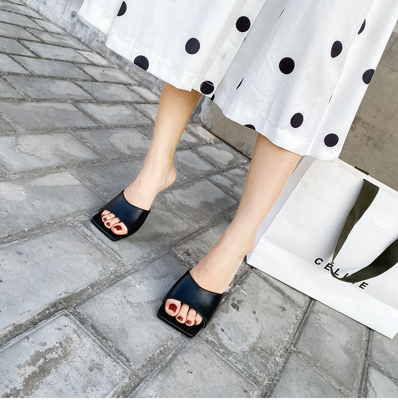 Mules básicos de punta cuadrada de moda