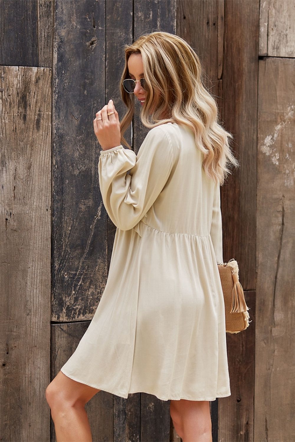 A-Linien-Kleid mit V-Ausschnitt und Spitze