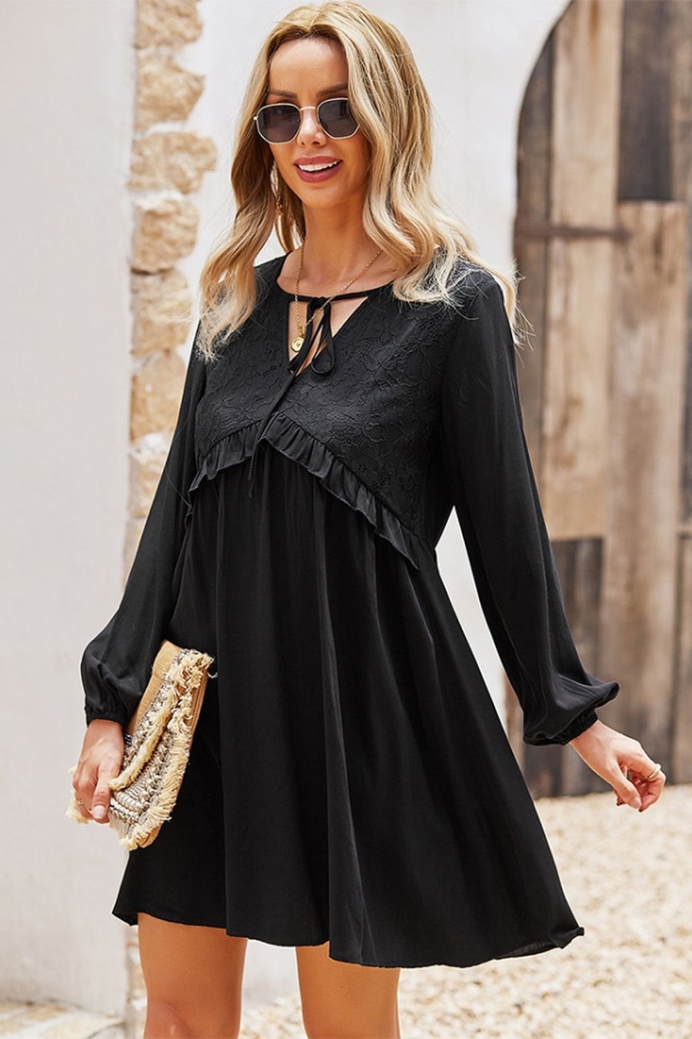 A-Linien-Kleid mit V-Ausschnitt und Spitze