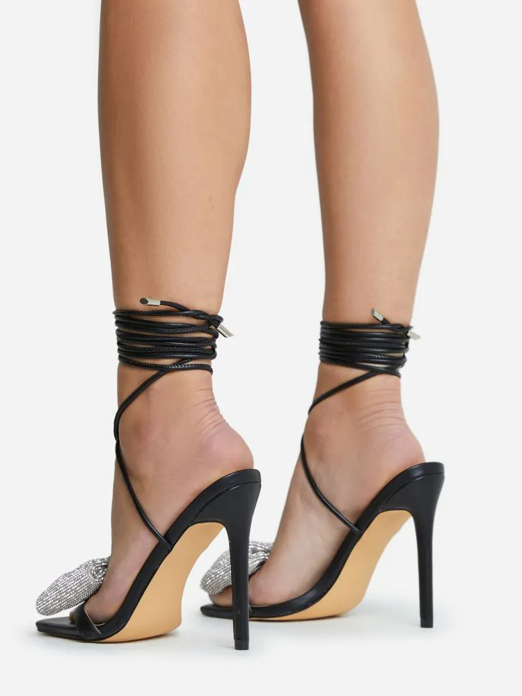 High Heels mit Schleife und Strasssteinen