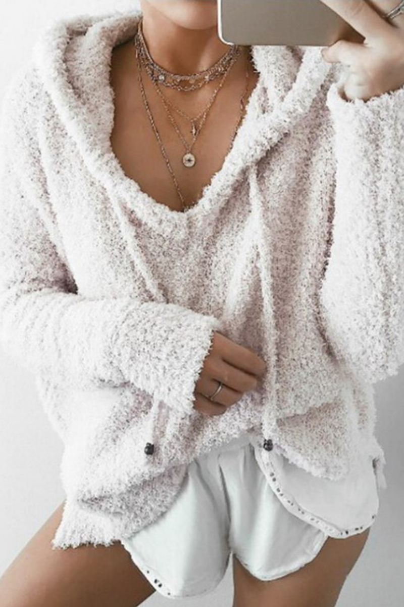 Tops con capucha y cuello con cordón ajustable y unión dividida sólida