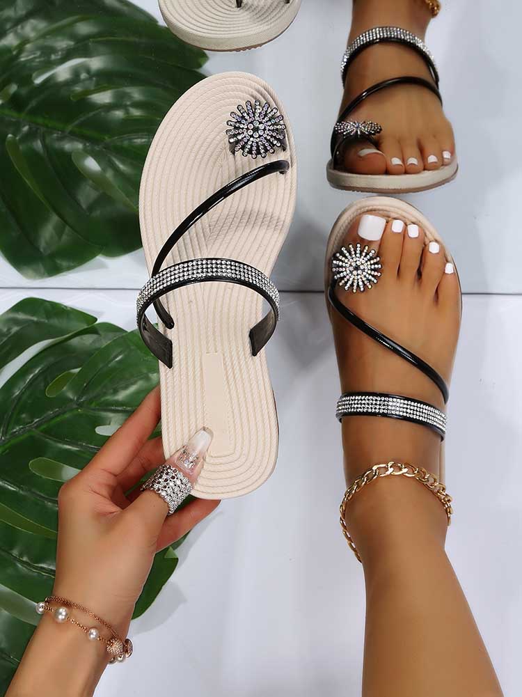 Flache Sandalen mit Strass-Dekor