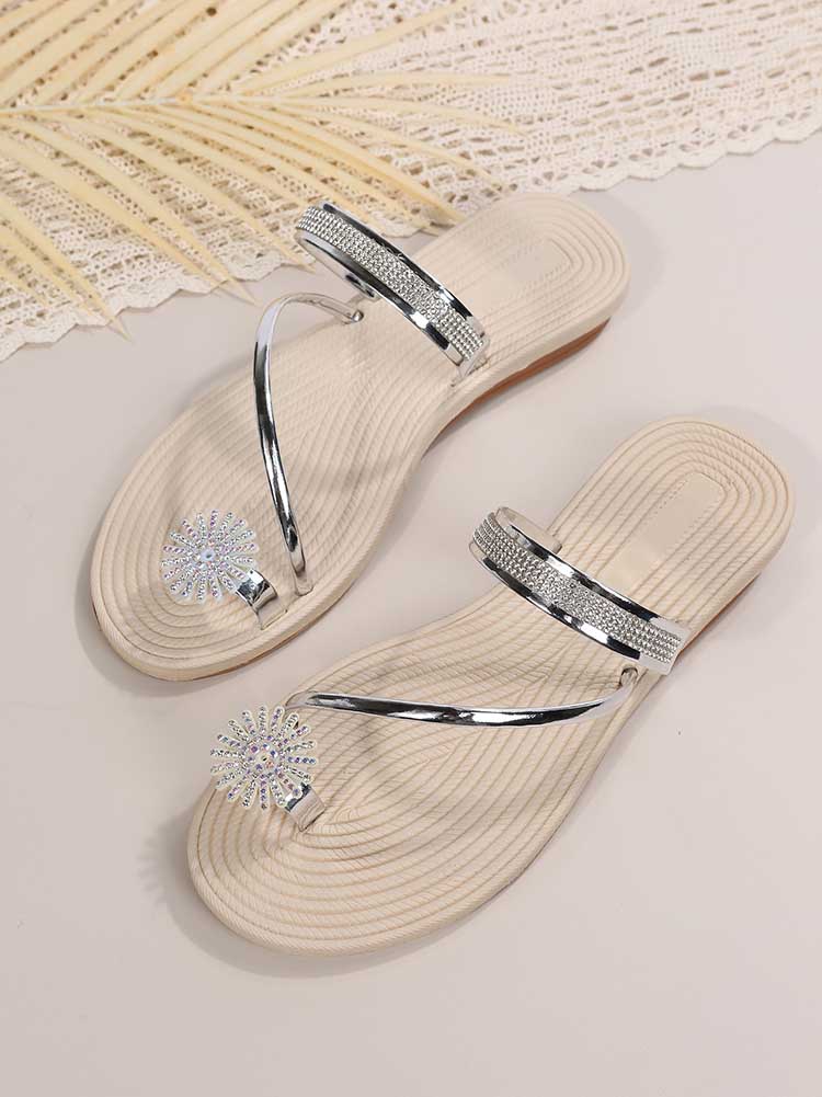 Flache Sandalen mit Strass-Dekor