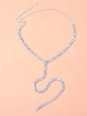 Collar con lazo y decoración de diamantes de imitación
