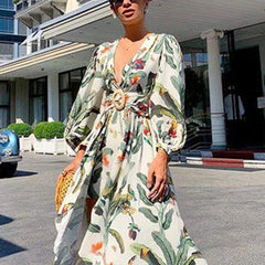 Bedrucktes Kleid mit unregelmäßigem Revers und Knopf