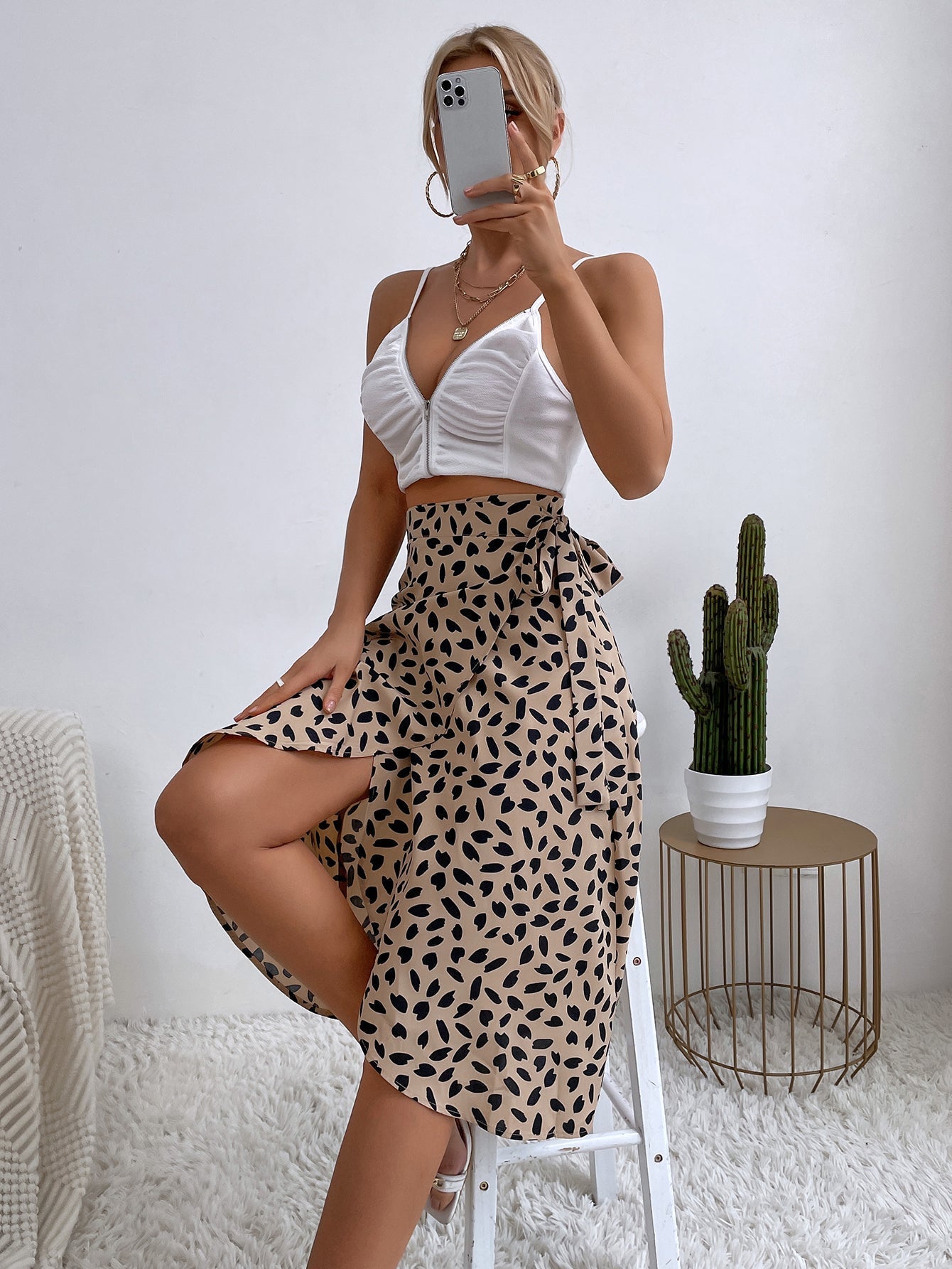 Falda dividida con estampado de lunares de temperamento de moda 