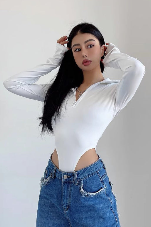 Sexy enger Bodysuit mit halbem Revers und Reißverschluss