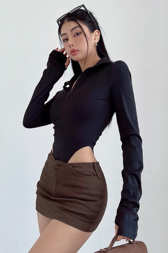 Sexy enger Bodysuit mit halbem Revers und Reißverschluss