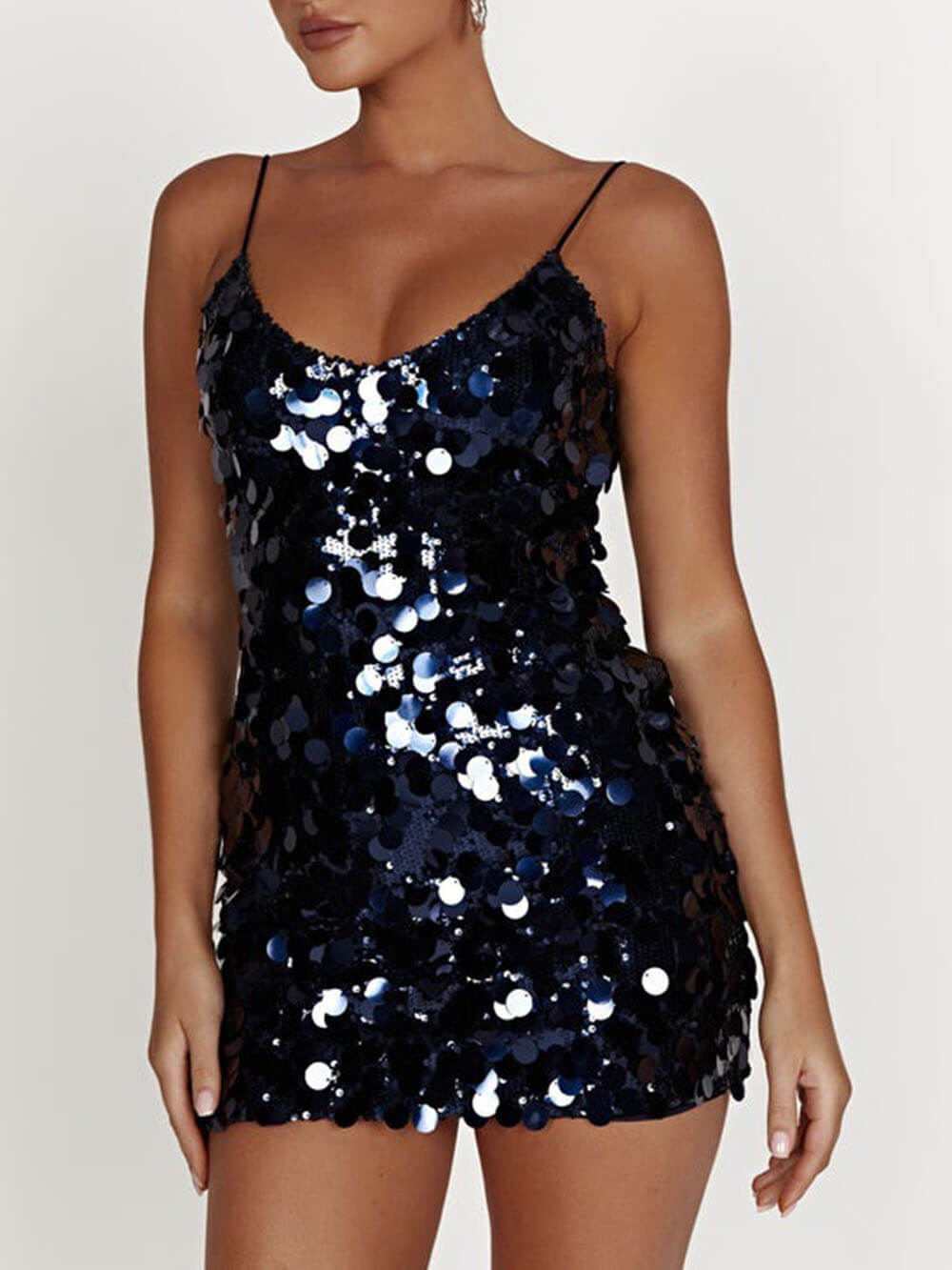 Minivestido de fiesta elegante con tirantes de lentejuelas