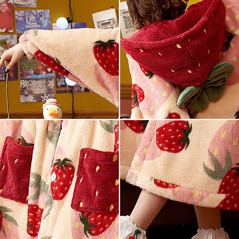 Lindo pijama de terciopelo coral con fresas para invierno