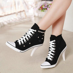 Zapatos de lona con remaches 