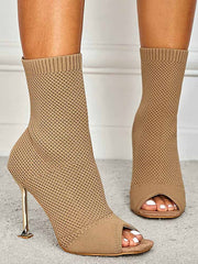 Sock Boots mit Peep-Toe und Stiletto-Absatz