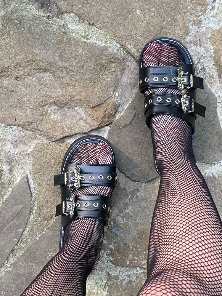 Fledermaus-Plateau-Sandalen mit Doppelschnalle