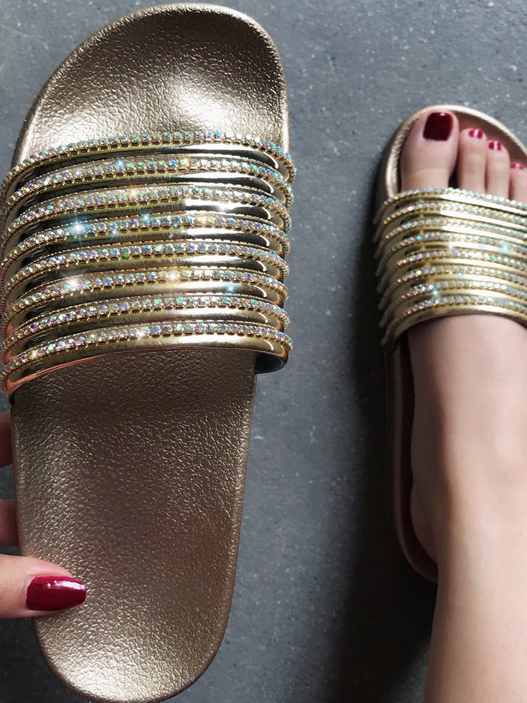 Flache Hausschuhe mit Pailletten und Strass