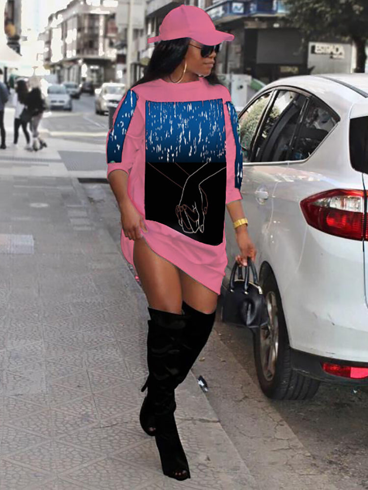 Bedrucktes Minikleid mit O-Ausschnitt