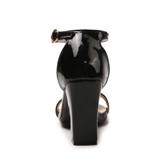 Essentielle, elegante Blockabsätze aus Wildlederimitat