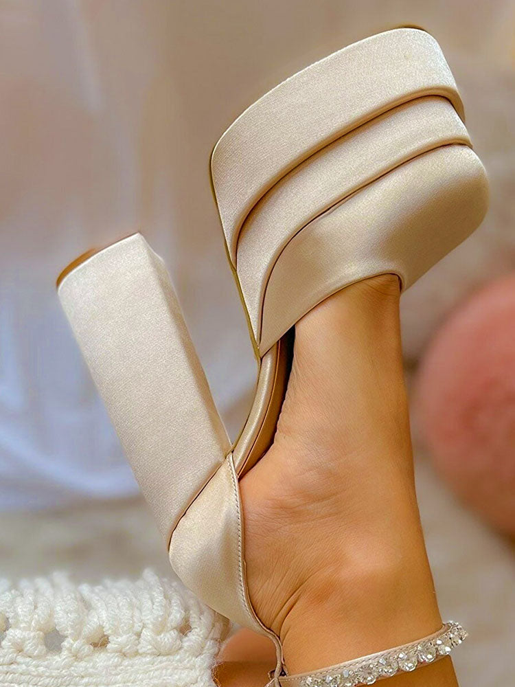 Plateauschuhe mit Strassdekor