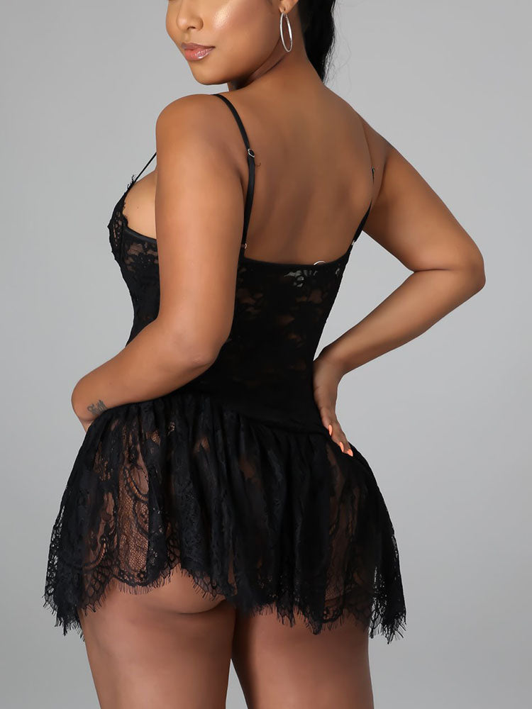 Vestido de encaje con tirantes finos