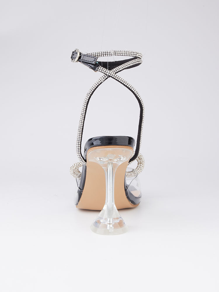 Tacones altos con punta cuadrada y lazo brillante