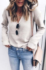 Einfarbiger Strickpullover mit V-Ausschnitt und langen Ärmeln
