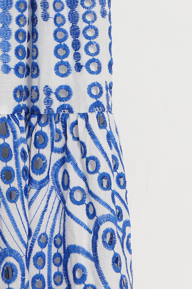 Tulum – Schulterfreies Kleid mit Lochstickerei