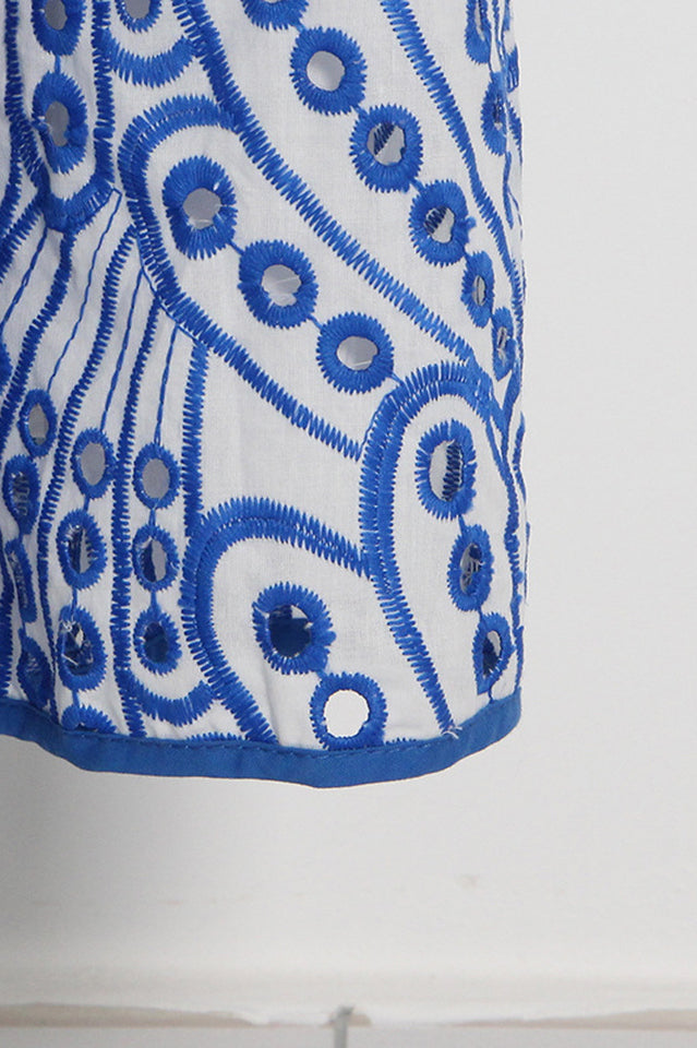 Tulum – Schulterfreies Kleid mit Lochstickerei