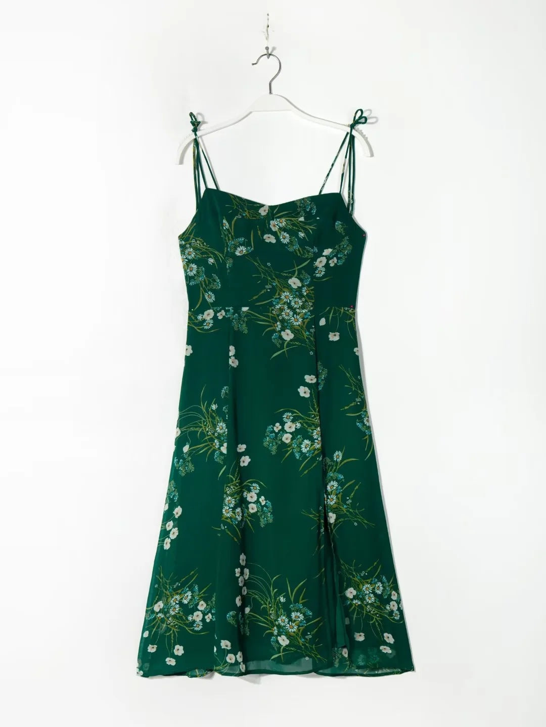 Grünes Midikleid mit Schnürung und Schlitz