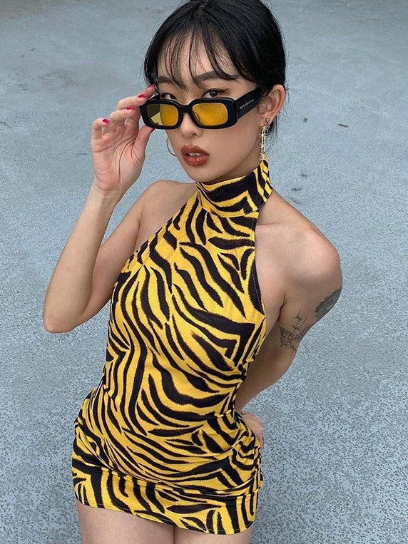 Vestido ajustado de piel de tigre amarillo 